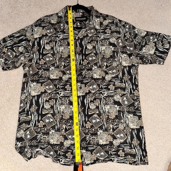 Ocean Pacific Vintage Men's Black Hawaiian Abstract Short Sleeve Shirt (Med) - Picture 4 of 11